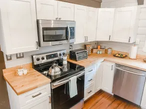 Modern Catskills Cabin - Image 5