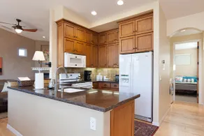 Two Masters Suites, Walk to Beach, garage, bikes - Image 3