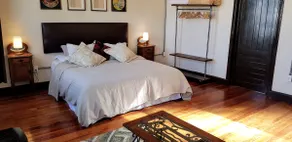 Restored historic house w/ luminous skylight - Image 2