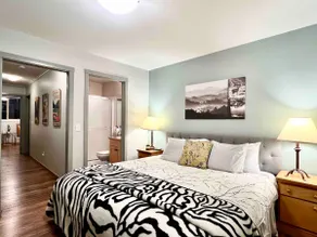 2BR/2BT Townhouse Chalet/Heated pool/Hot Tub/BBQ - Image 5