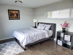 3br Guest House with Lake Washington View! - Image 4