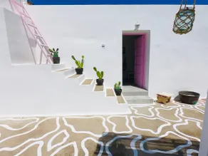 The Summer Pink House - Image 3