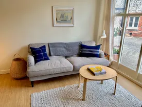 Beautiful coastal cottage, beach & pub 5 min walk! - Image 5