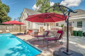 Cozy DT Cottage; Hottub & Pool; Porch & Fire pit - Image 3