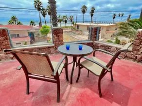 Rocky house overlooking the ocean - Image 2
