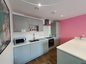 Super Penthouse Apartment in the Heart of the City Centre - Image 2