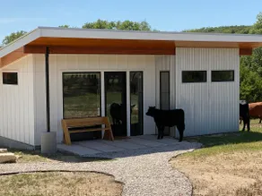 Travis - Modern Tiny House - Tom Dooley’s Hideout - Image 5