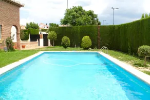 Stunning House with Private Pool, Garden & BBQ - Image 2