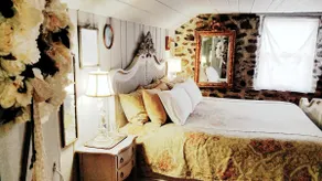 Windy Top Cottage ~ A Romantic ”European” Getaway - Image 4