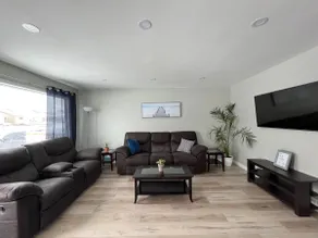 Beautiful updated 2BR unit - Image 3
