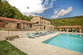 Villa Santarsa, 31 people, magnificent views and private pool, no neighbors - Image 3