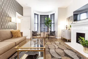 Bright, Modern Apartment in a Vintage Greystone - Image 2