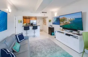 🥭WAIKIKI STYLISH PENTHOUSE-Free Parking 🥭 - Image 3