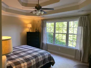 Lakefront house - Image 3