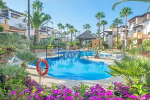 Large Penthouse with a Sea View, 1st Line to the Beach, Bahía Marbella - Image 2