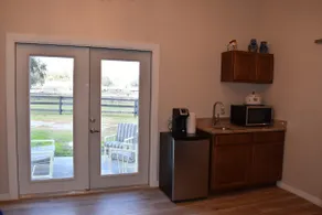 Lovely apartment in the Heart of Horse Country. - Image 5