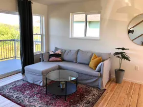 Port Hardy Penthouse Suite with Ocean View - Image 4