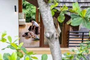 Baan Hinyai | 5BR Beachfront Pool Villa in Lamai - Image 5