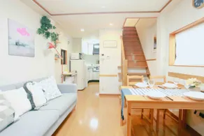 3 floors, 83㎡, 3LDK + 2 toilets, with rooftop. 2 minutes walk from the subway exit, direct access to Namba, Umeda, and Shinsaibashi. - Image 2