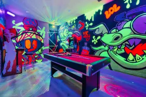 Flamingo Resort•5 B room•Hot tub Pool•Game Room•BBQ - Image 3