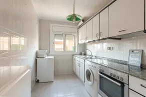 Bright modern flat at beach, sea view deck - Image 5