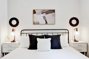 Picturesque Group Travel Retreat | Quick Uber DT - Image 4