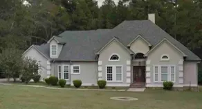Spacious Luxury Retreat in North Macon - Image 2