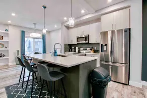Luxury Townhouse, Garage, Close to WEM - Image 5