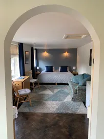 Converted barn in quiet, rural location. - Image 3