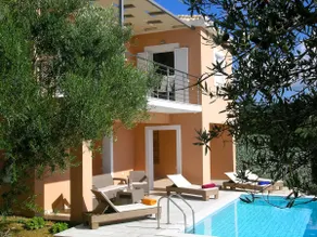 Peaceful two-bedroom property in the olive grove - Image 3