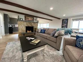 Views of bay, city, harbor & mtns in fab 2br suite - Image 2