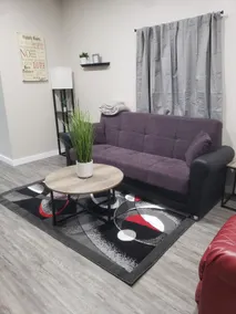 Comfy Cozy 2br home priv.parking 10min to dntwn - Image 5