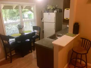 Arlington Heights Guest House Cottage - Image 2