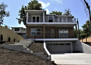 Modern, new and close to lake - Image 2