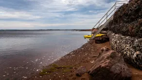 2 Bedroom Waterfront Cottage - Image 3