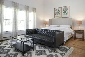 Amazing Hampton Styled Getaway - Image 3