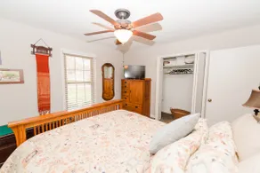 Private Home: Full Kitchen, W/D, Fire Pit 3m to DT - Image 2