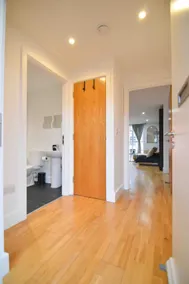 Cosy, Centrally Located Studio With Gated Parking! - Image 5