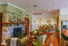 Hanging Tree Wines - Image 5