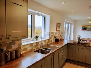 Family home, nr beach, hot tub, St Agnes Cornwall - Image 3