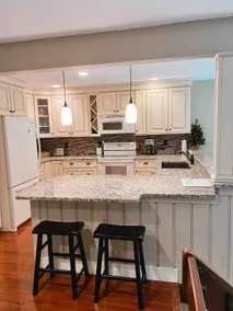 Close to beach, ski hills, hiking, shopping & more - Image 2