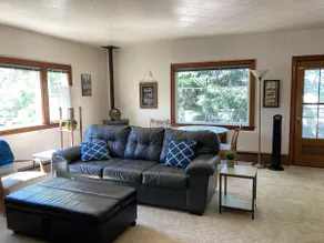 Amazing 2 Bedroom Private apartment with huge deck - Image 3