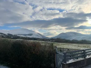 3 bedroom semi detached house with mountain views - Image 2