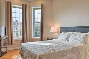 19c. Greystone 3 bd/2ba near UChicago Med Center - Image 3