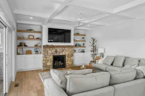 Bright & Beautiful Waterfront Cape Cod Home - Image 5