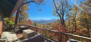 The Treehouse Mountain Cabin with hot tub - Image 2
