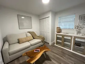 Lantana Beach Bungalow - Image 4