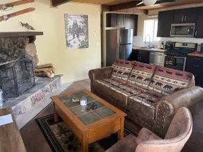 Modern Cabin - Firepit - Dogs Stay Free - GAS BBQ - Image 3