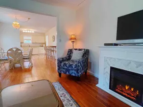 Unik Beach Cottage - Vineyard Vista - - Image 5