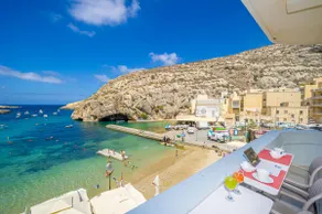 Brilliant Beachfront Apt with Super Sunset Seaview - Image 3